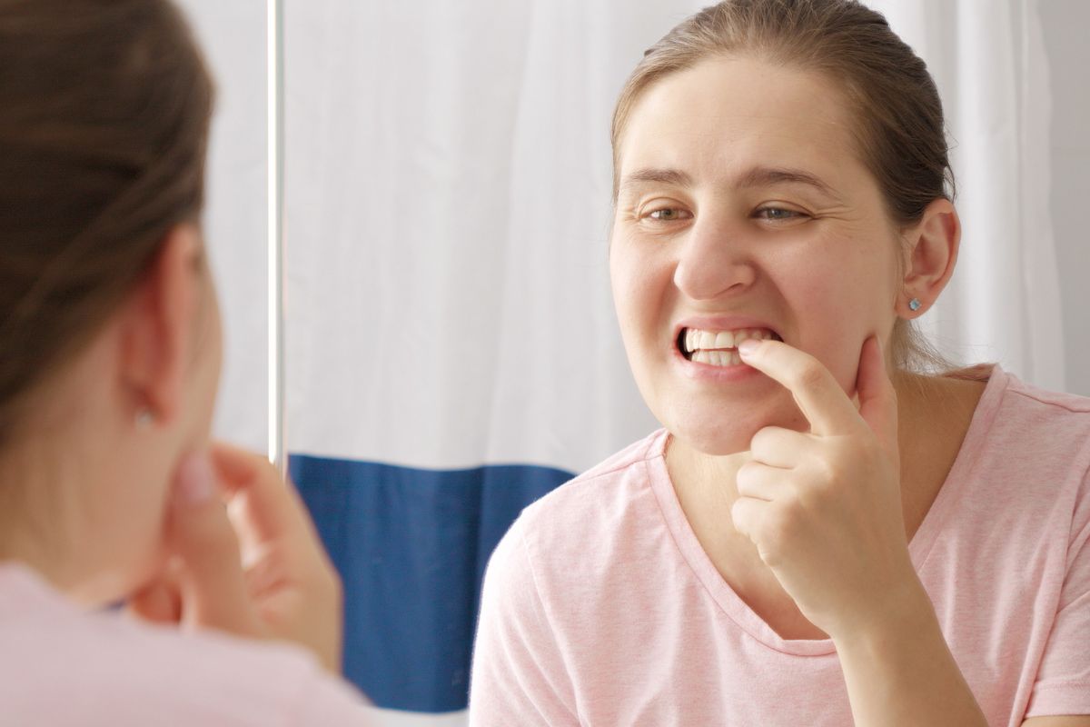 Daily habits for preventing Gum Disease Inspecting healthy gums and teeth